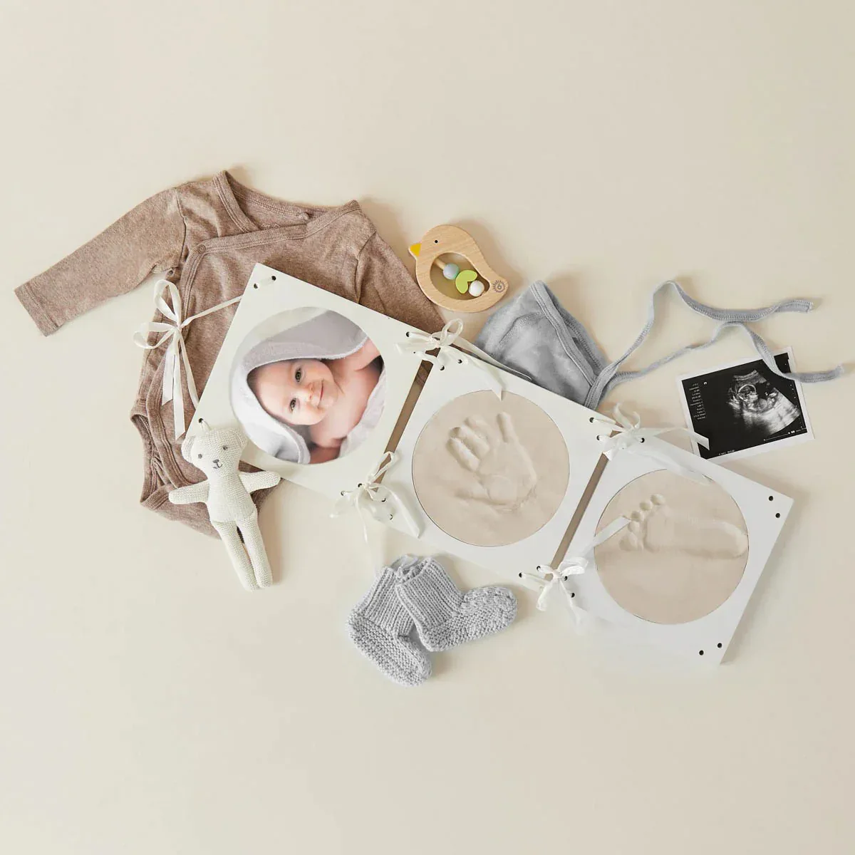Bieco® Baby Prints Kit with Hanging Frame - Image 3