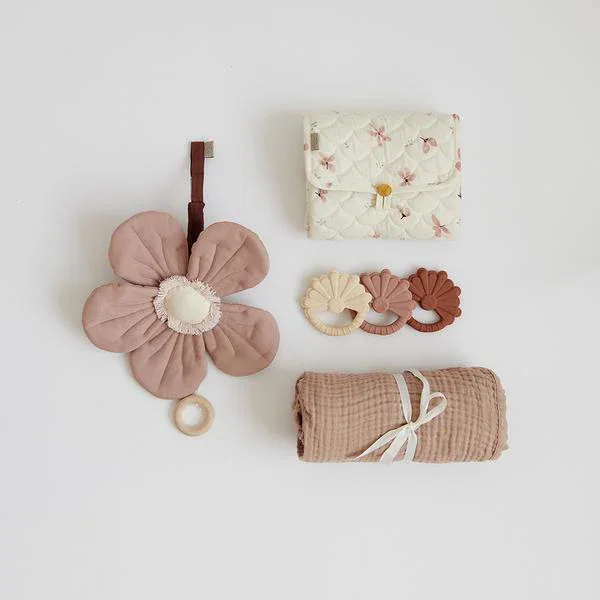CamCam® Quilted Changing Mat Windflower Creme - Image 3