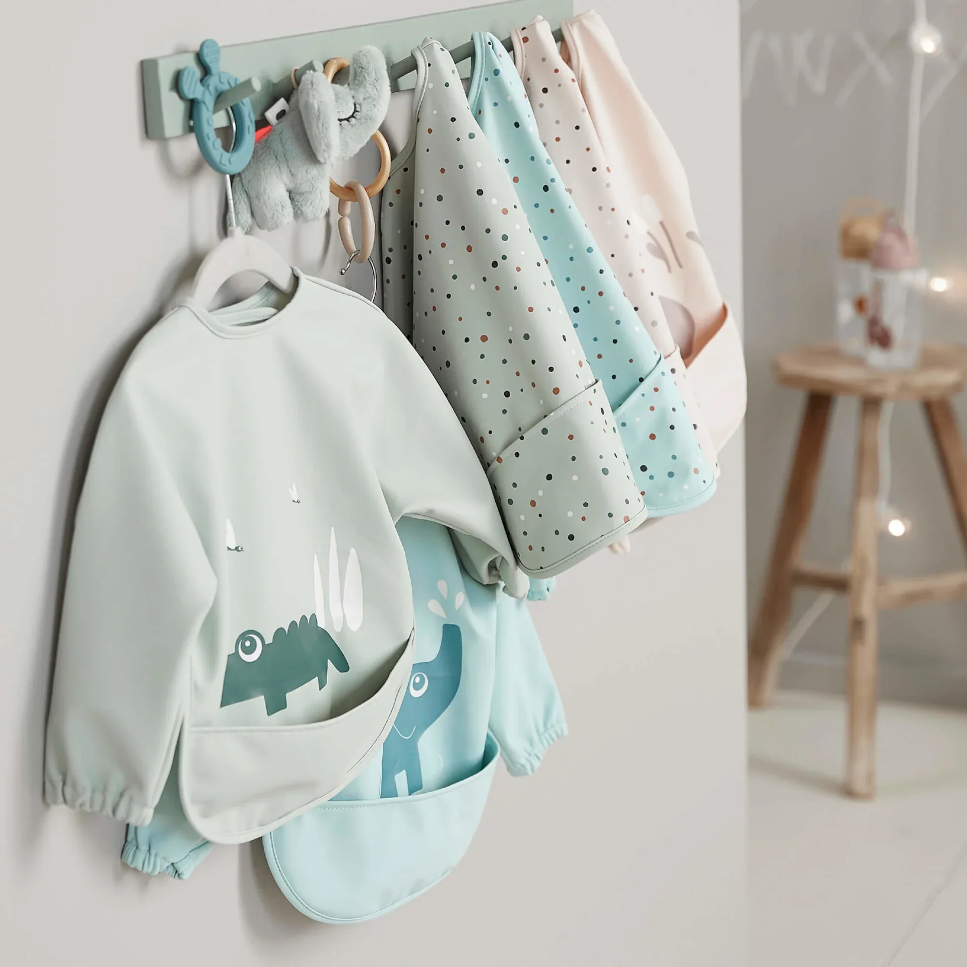 Done by Deer® Bib with sleeves Lalee Sand - Image 3
