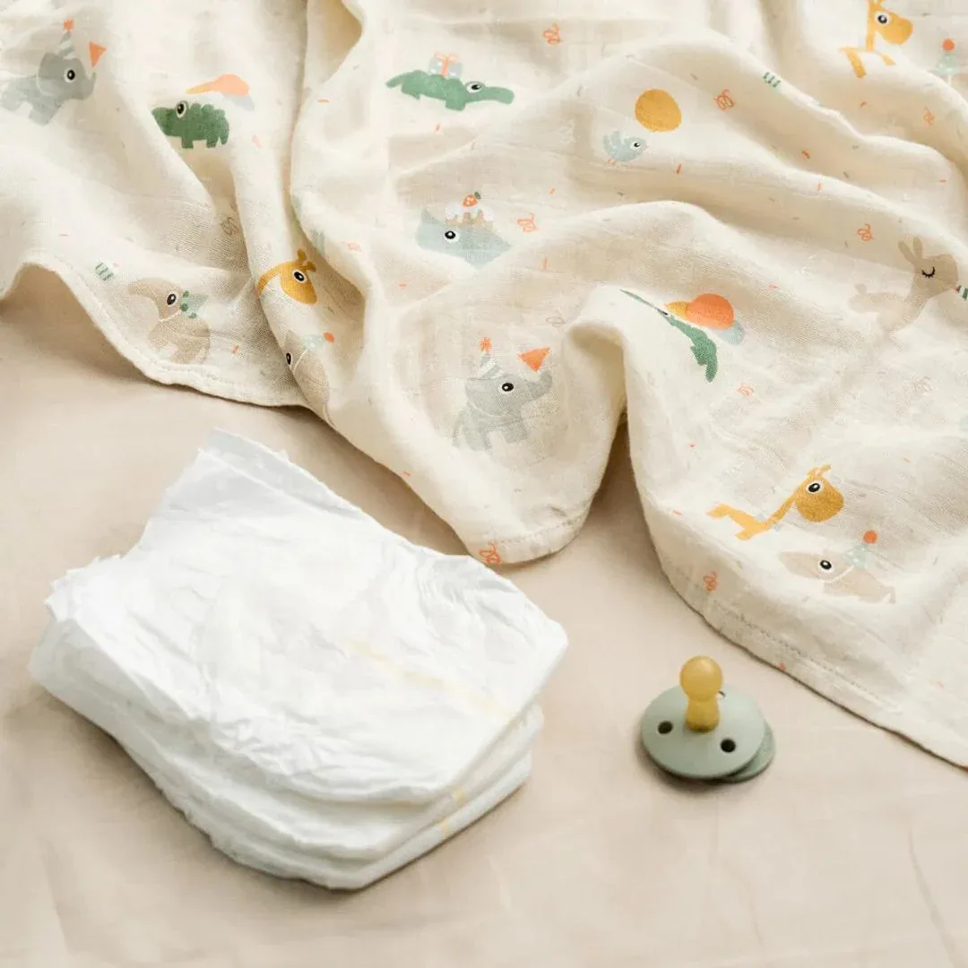 Done by Deer® Burp Cloth Set Celebration Sand 65x65 - Image 4