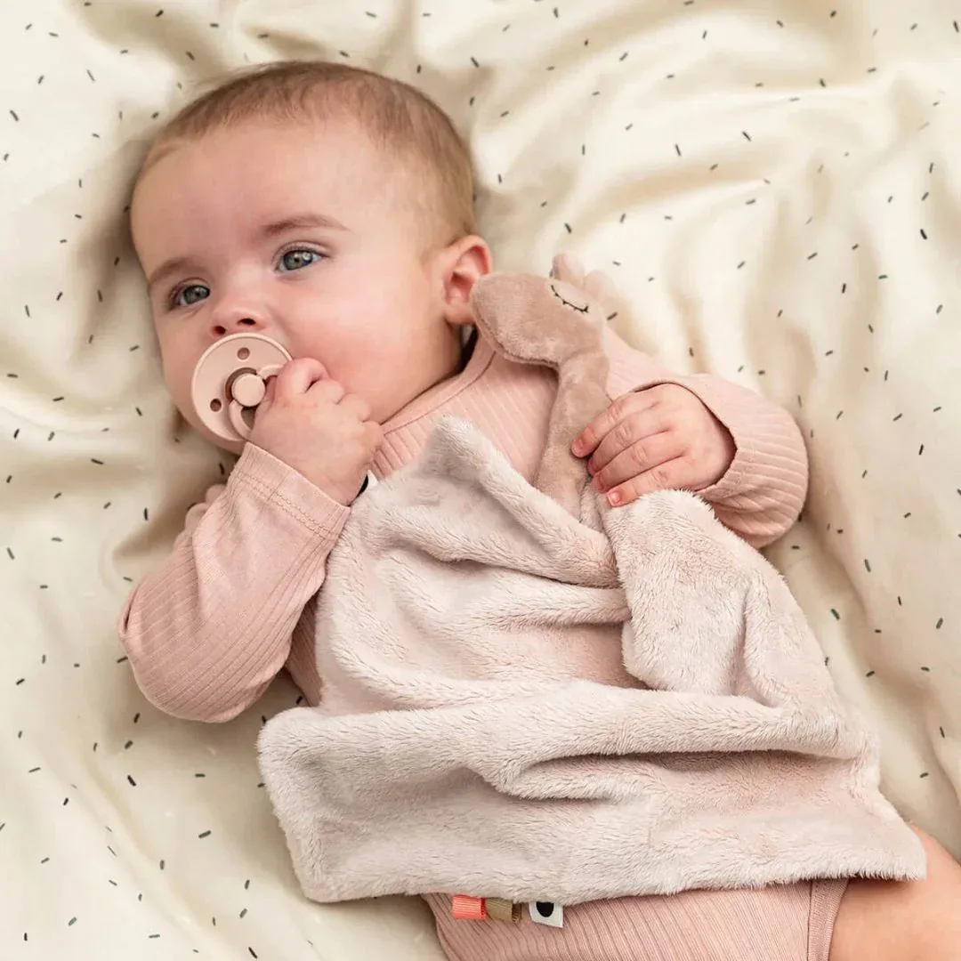 Done by Deer® Comfort Blanket with Pacifier Clip Raffi Powder - Image 4