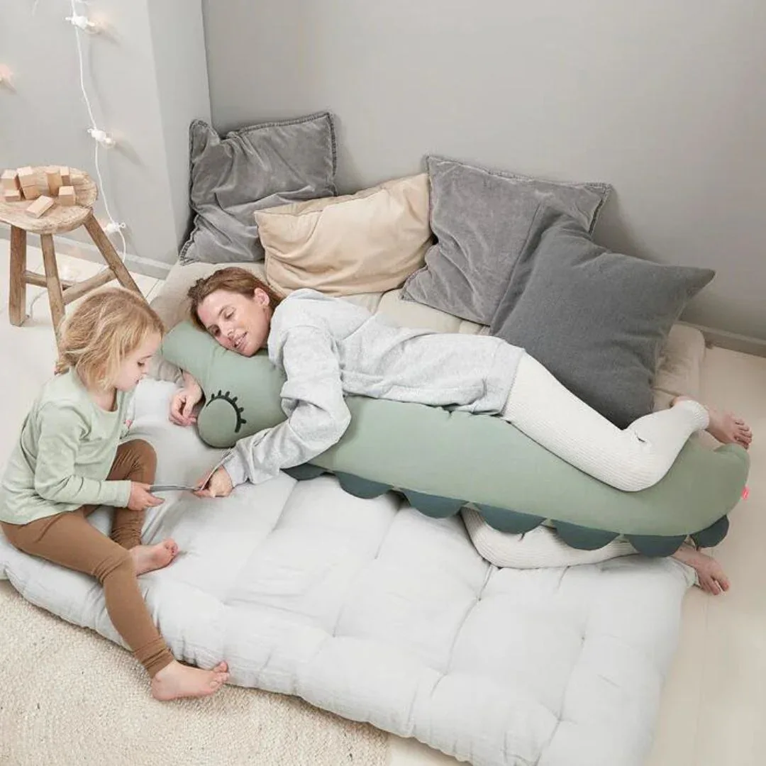 Done by Deer® Comfy body pillow Croco Sand - Image 2