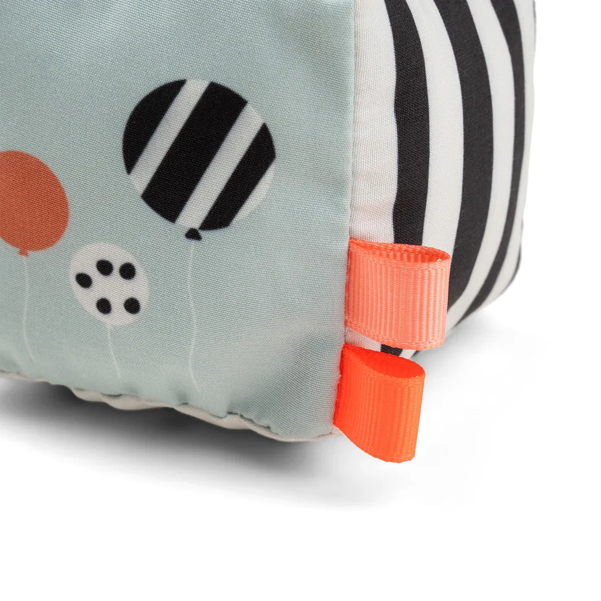 Done by Deer® Contrast baby cube Happy Clouds Colour Mix - Image 6