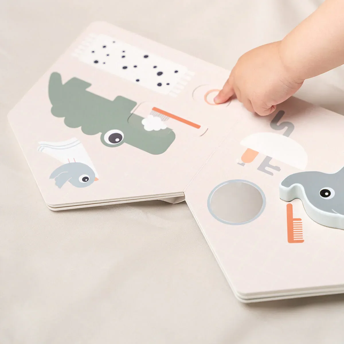 Done by Deer® Elphee's home board book Deer Friends - Image 5