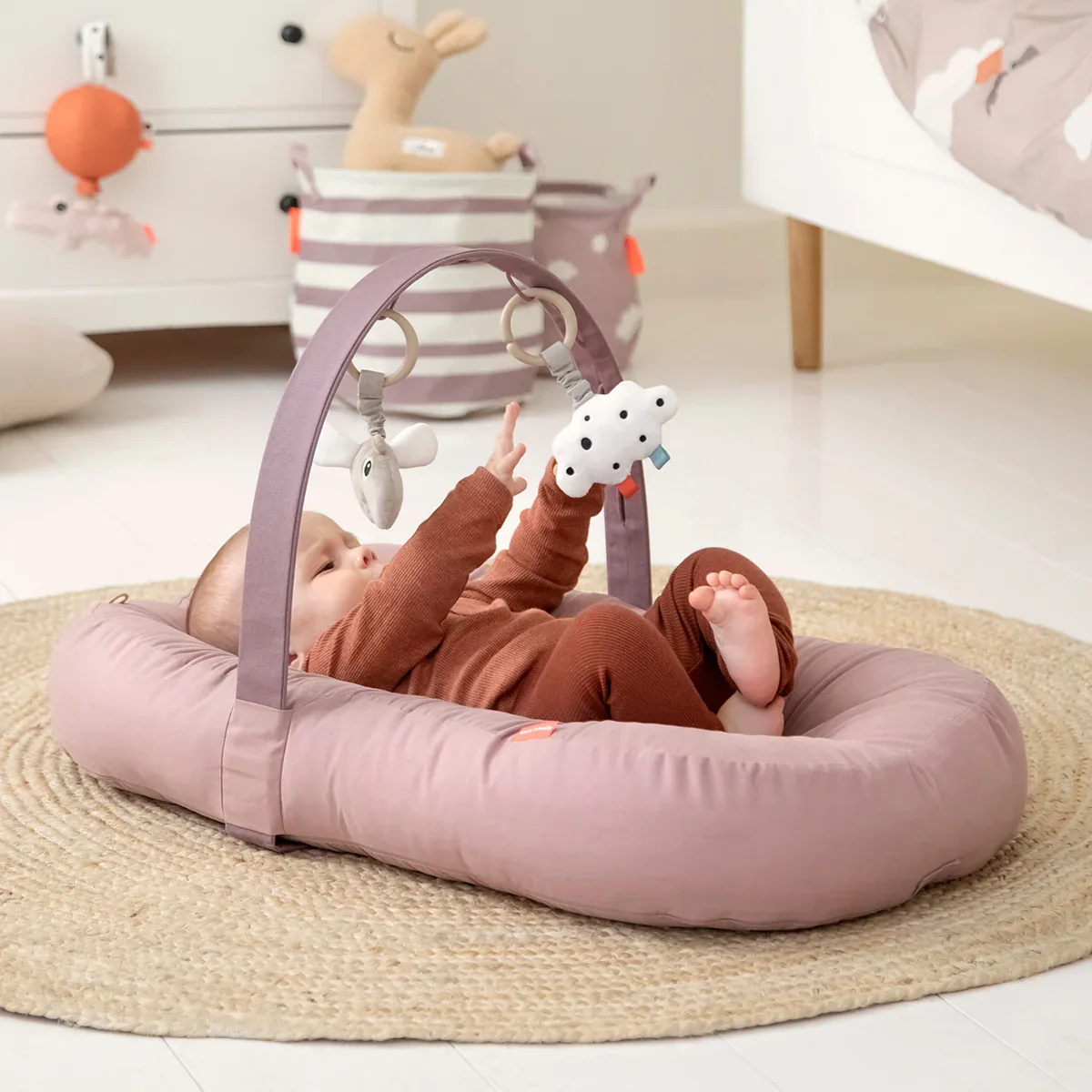 Done by Deer® Hanging activity toy 2 pcs Happy Clouds Sand - Image 3