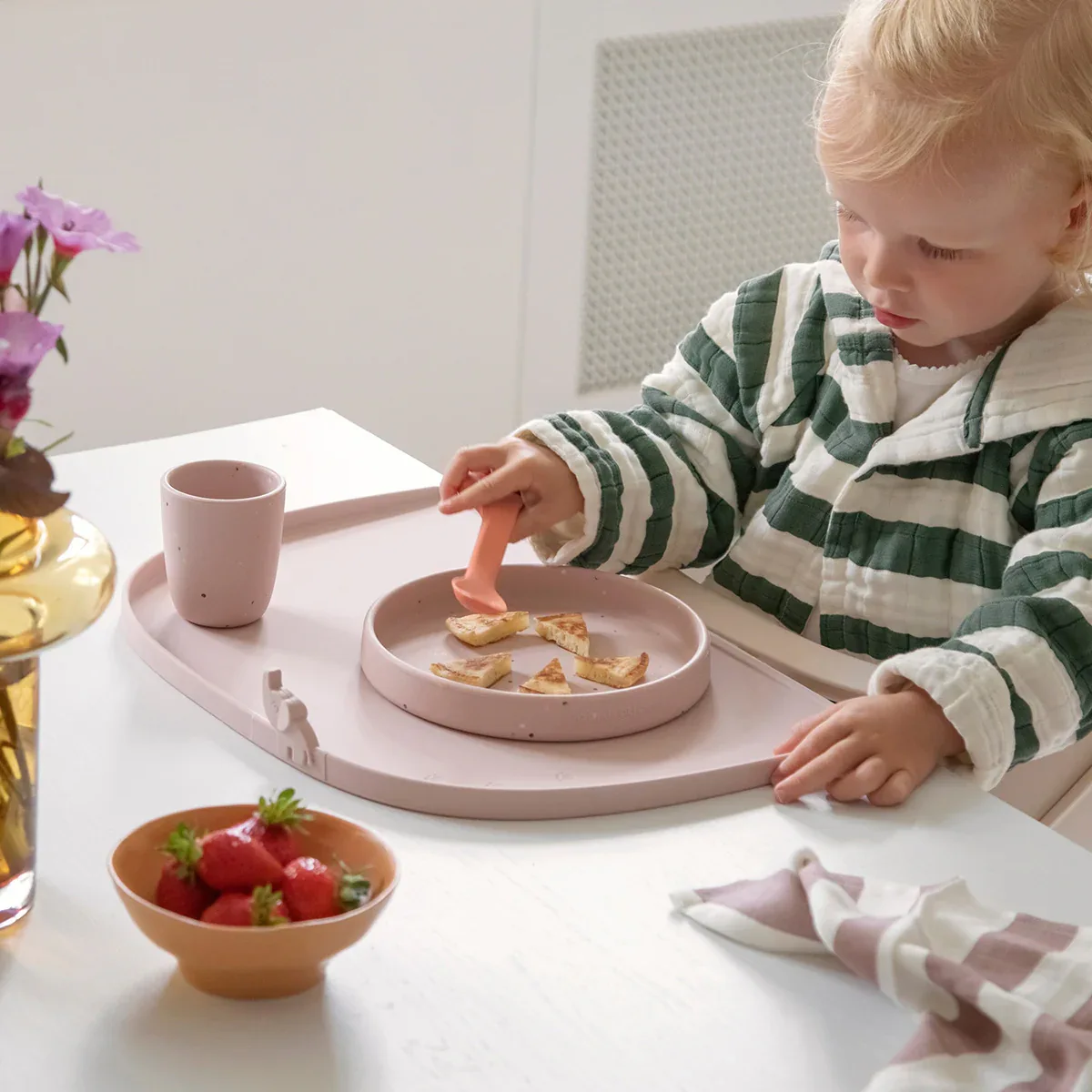 Done by Deer® High edge silicone placemat Elphee Powder - Image 4