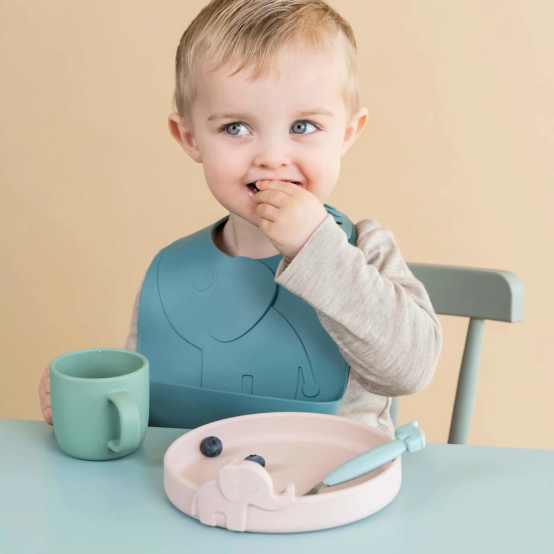 Done by Deer® Peekaboo Bib 2-pack Elphee Blue - Image 2