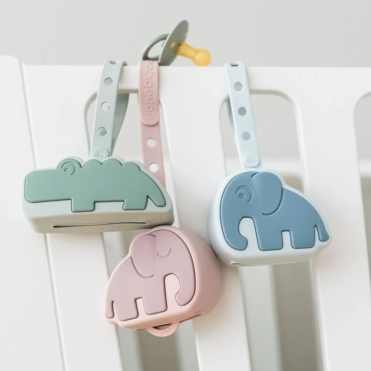 Done by Deer® Silicone pacifier pouch Croco Green - Image 5