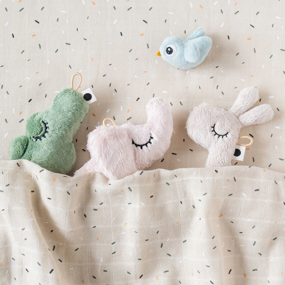 Done by Deer® Tiny sensory rattle Elphee Powder - Image 2