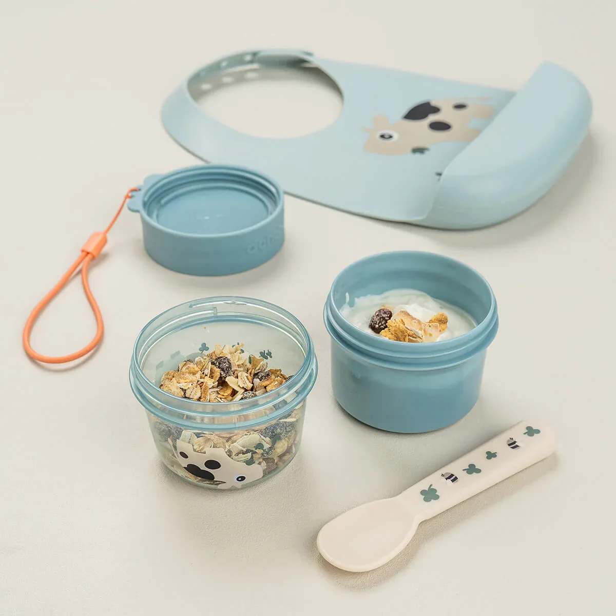Done by Deer® To Go snack container S Tiny Farm Blue - Image 3