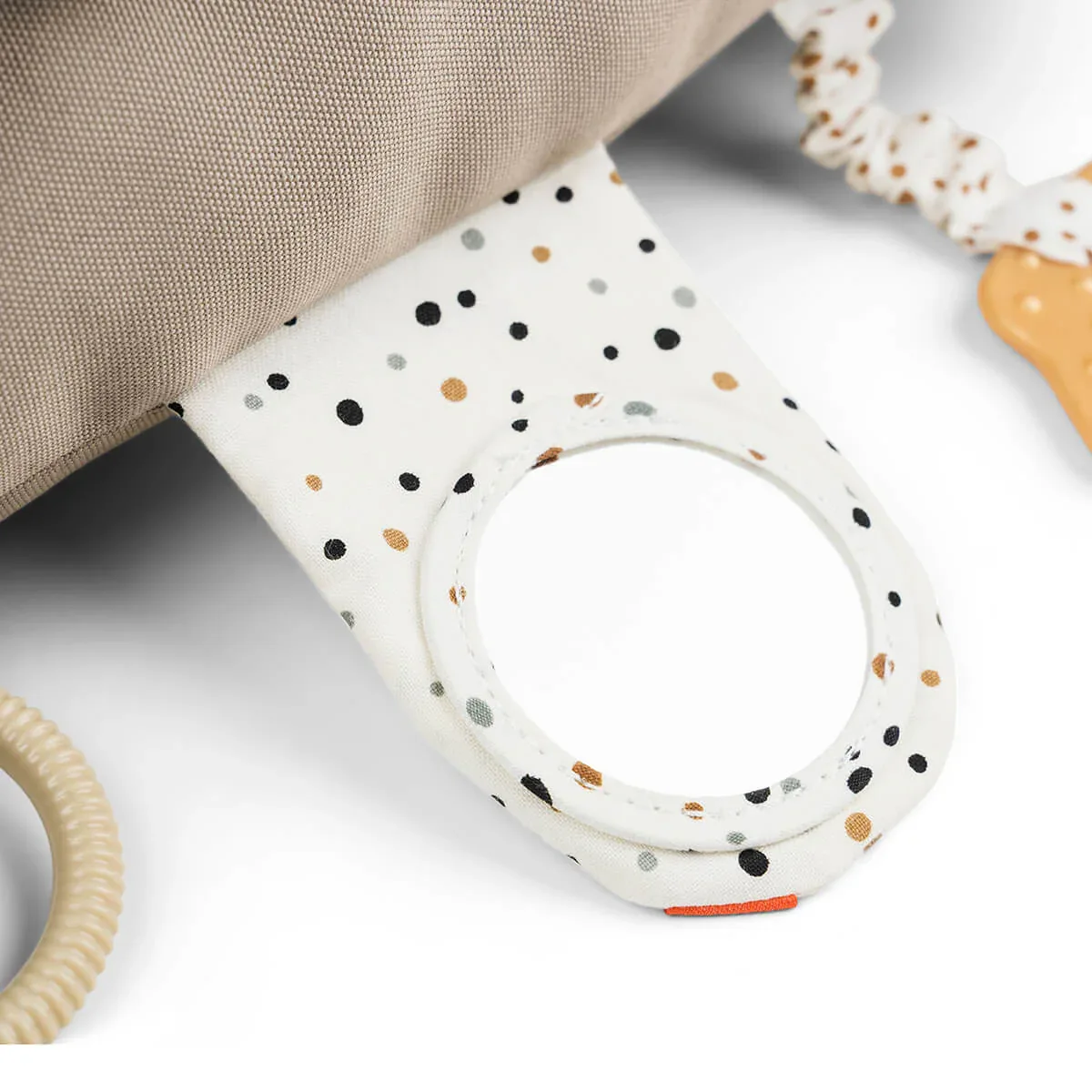 Done by Deer® Tummy time activity toy Croco Sand - Image 6