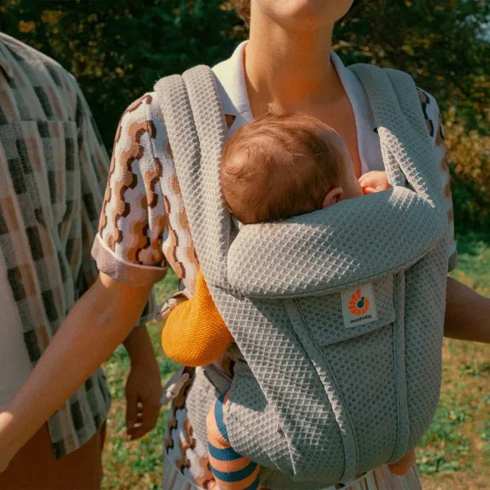 Ergobaby® Baby Carrier Omni Deluxe Mesh Natural Beige - Image 8