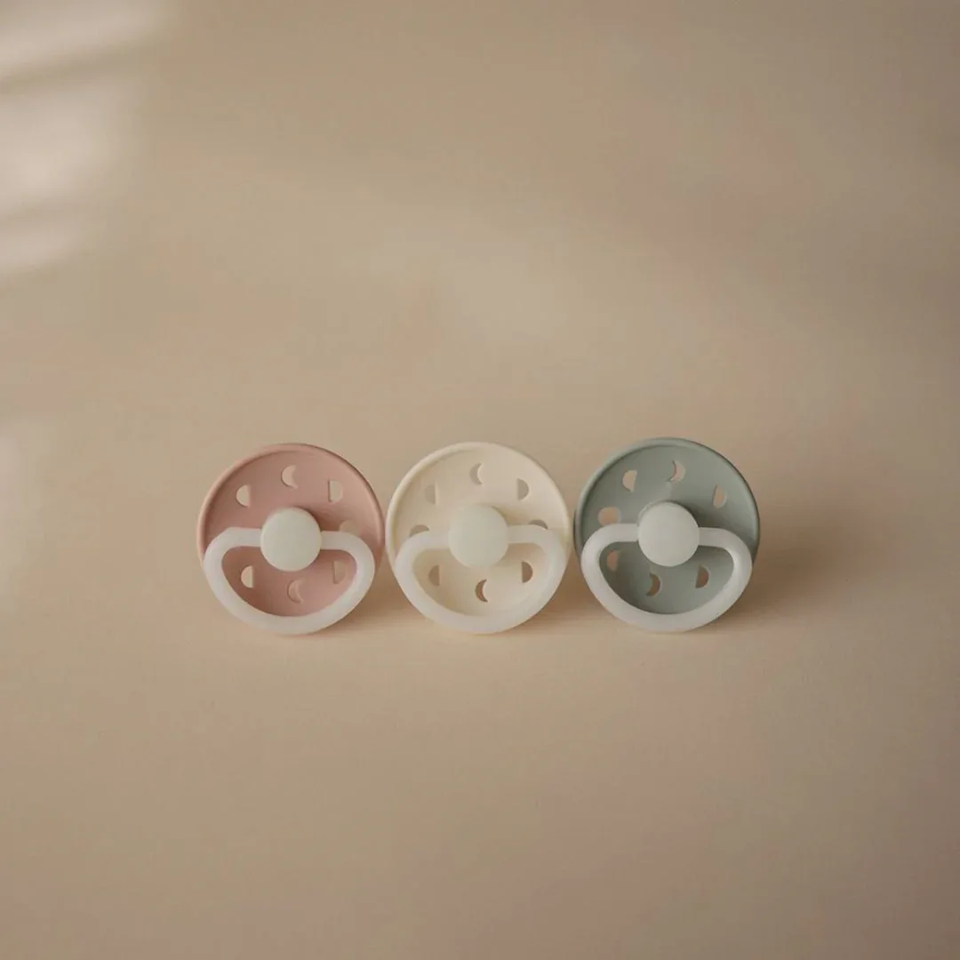 Frigg® Moon Phase Pacifiers Stone Blue Night/Cream Night (0-6m) - Image 2