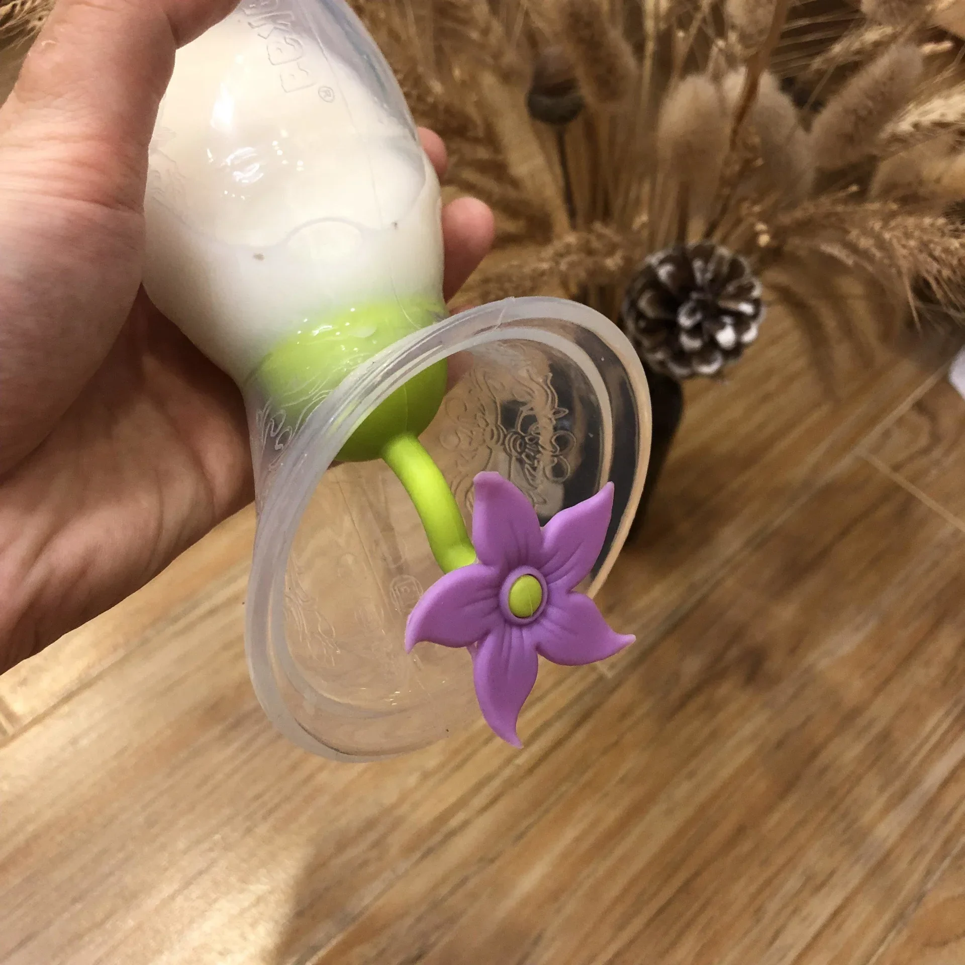 Haakaa® Silicone Breast Pump Flower Stopper Purple - Image 3