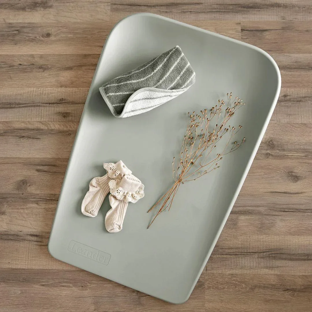 Leander® Changing Matty MINI Sage green - Image 8