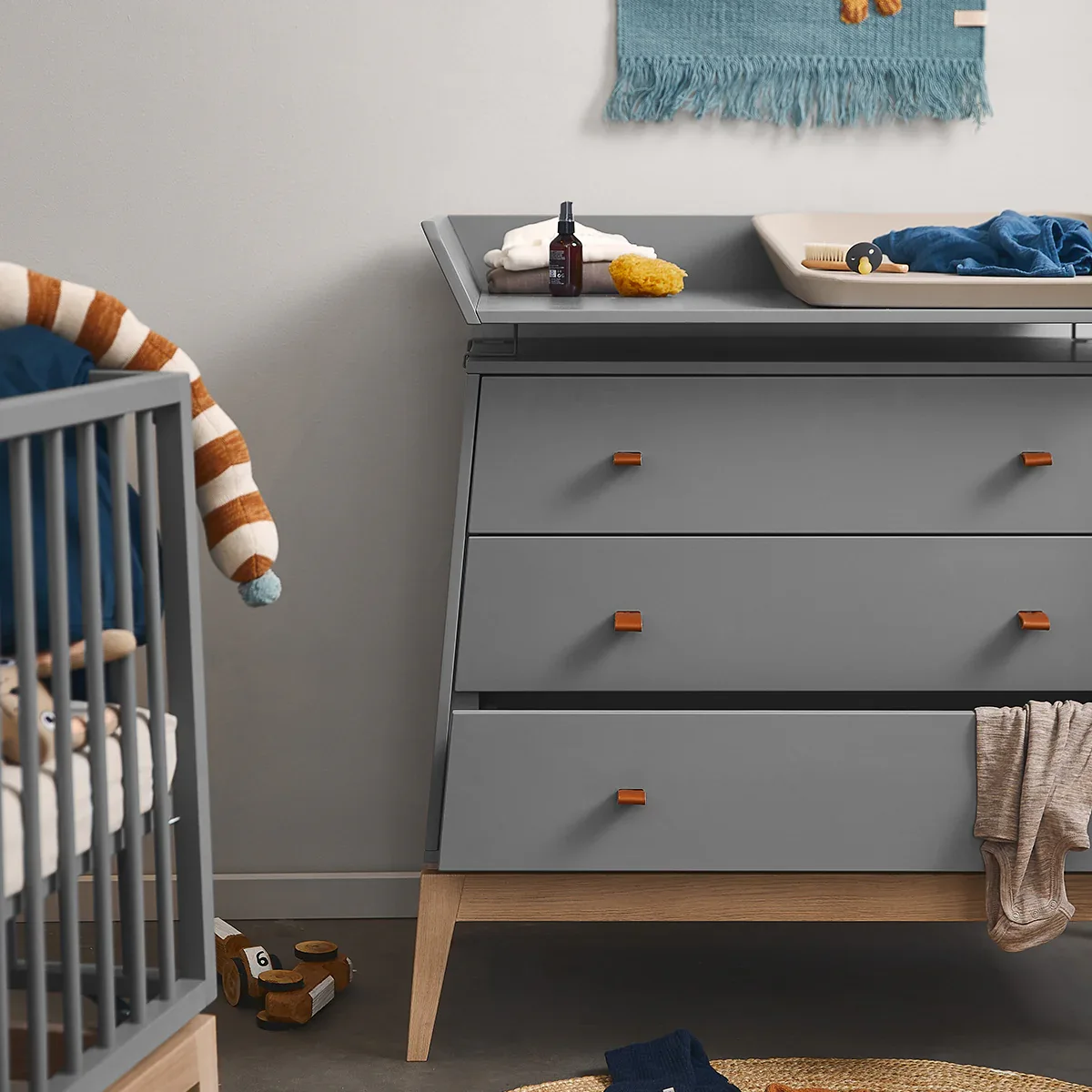 Leander® Luna™ Dresser, White/Oak - Image 4
