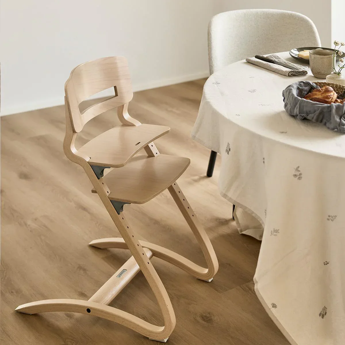 Leander® Highchair Louie™ wo. Safety Bar Beech Natural - Image 12