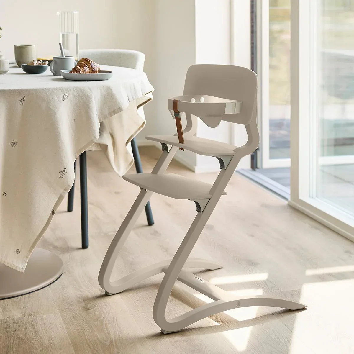 Leander® Highchair Louie™ wo. Safety Bar Cappuccino - Image 5