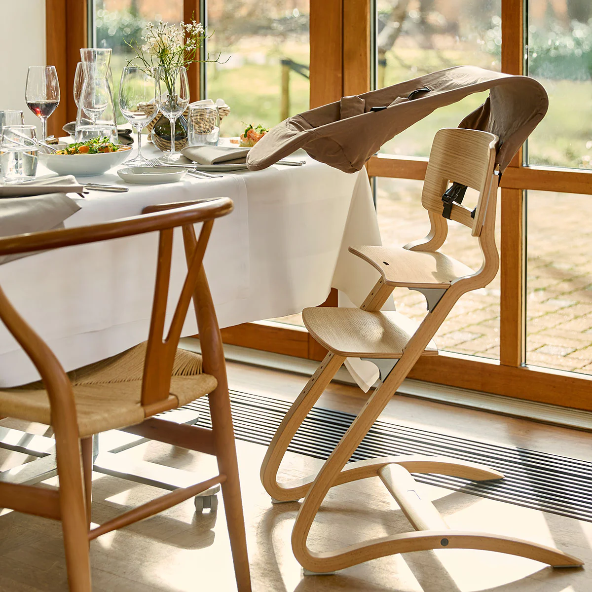 Leander® Otroški stol za hranjenje 4v1 Louie™ Cappuccino - Image 21
