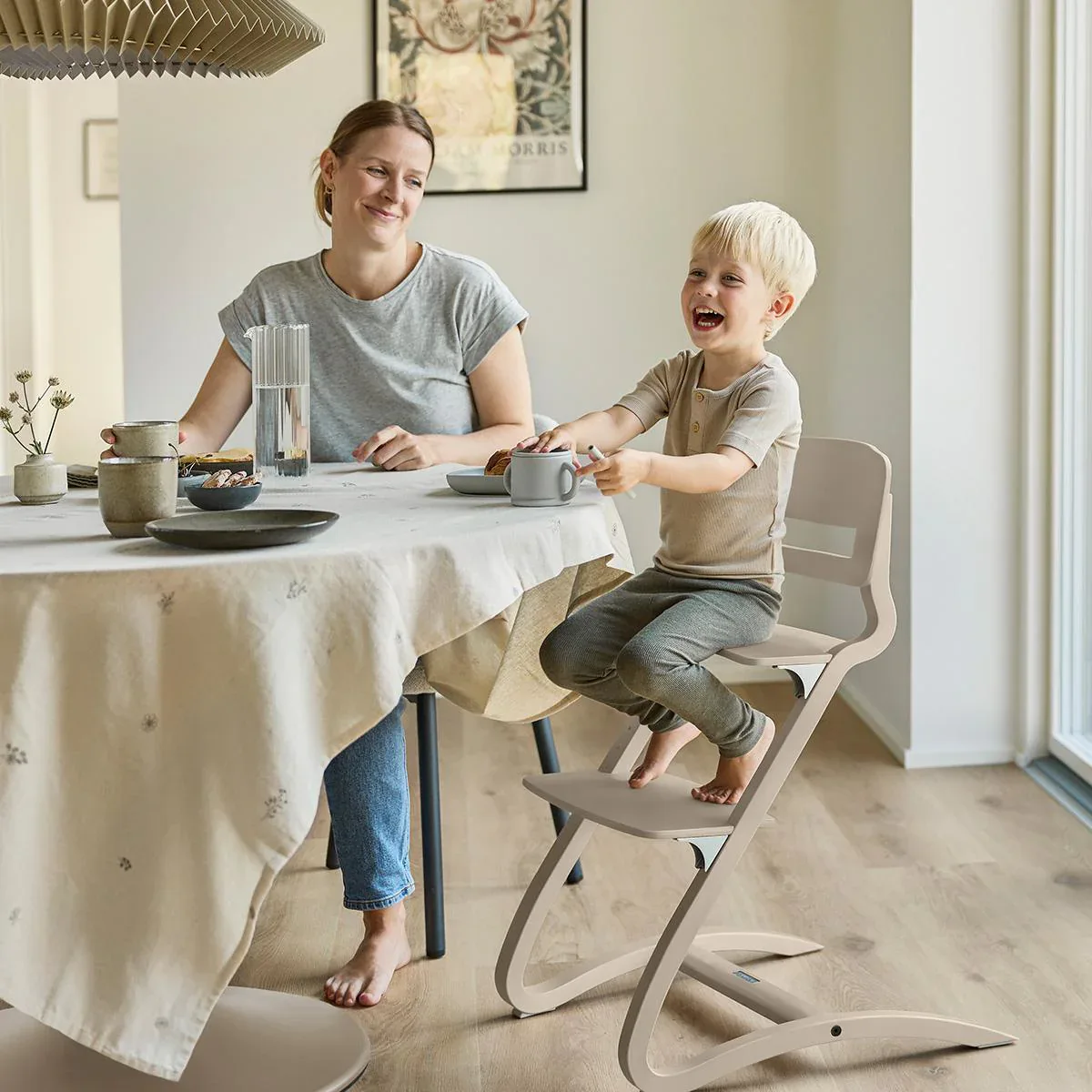 Leander® Highchair Louie™ wo. Safety Bar Cappuccino - Image 4