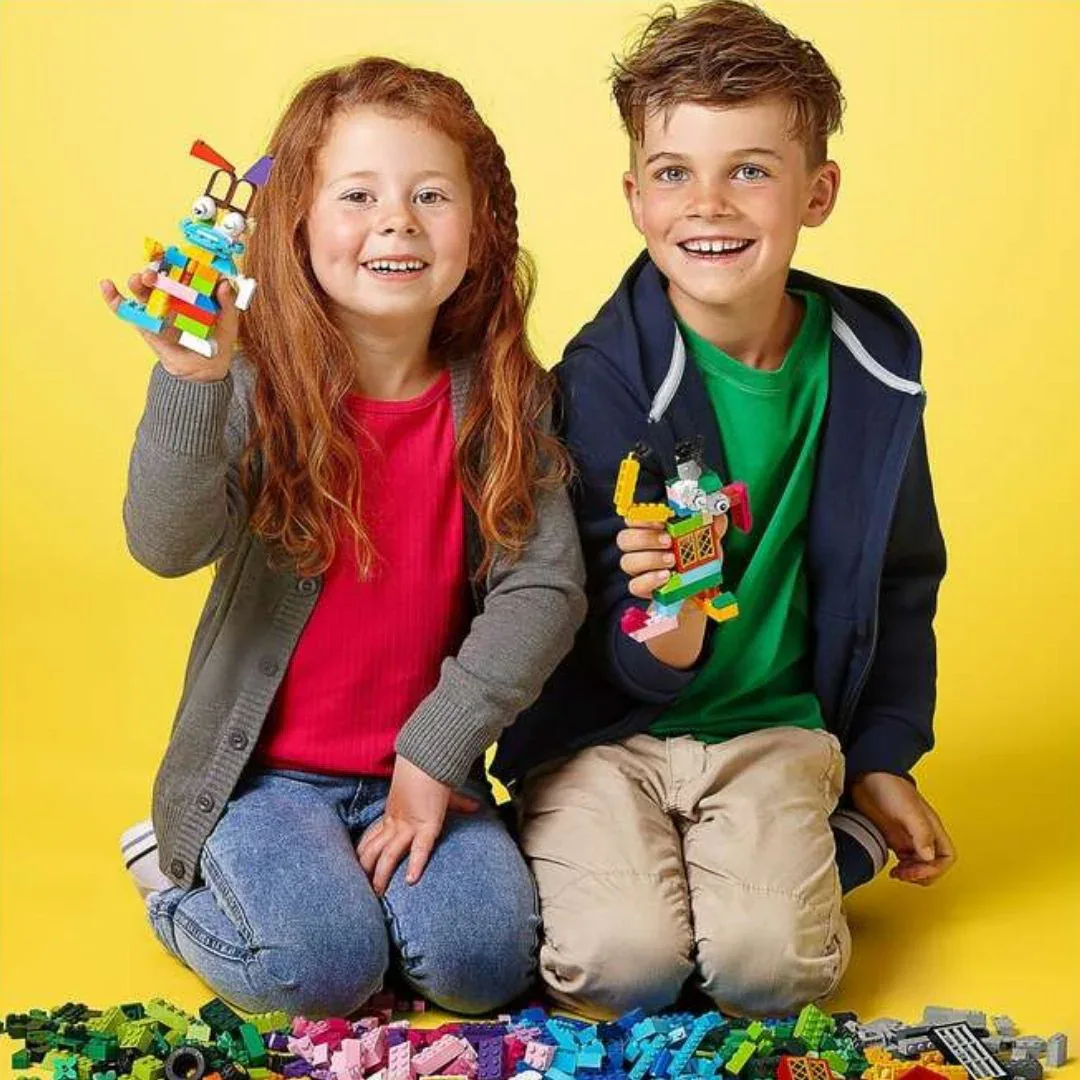 LEGO® CLASSIC Large Creative Brick Box - Image 3