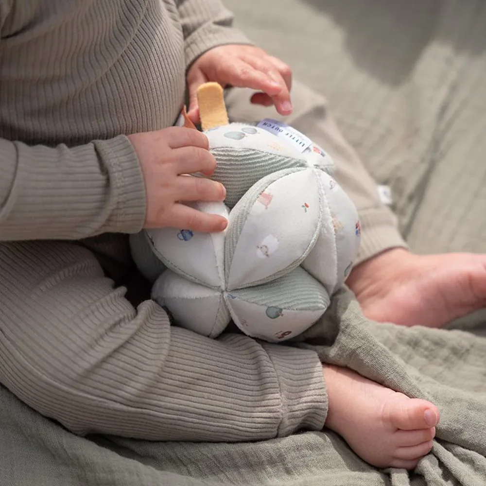 Little Dutch® Gripping Ball Little Farm - Image 4