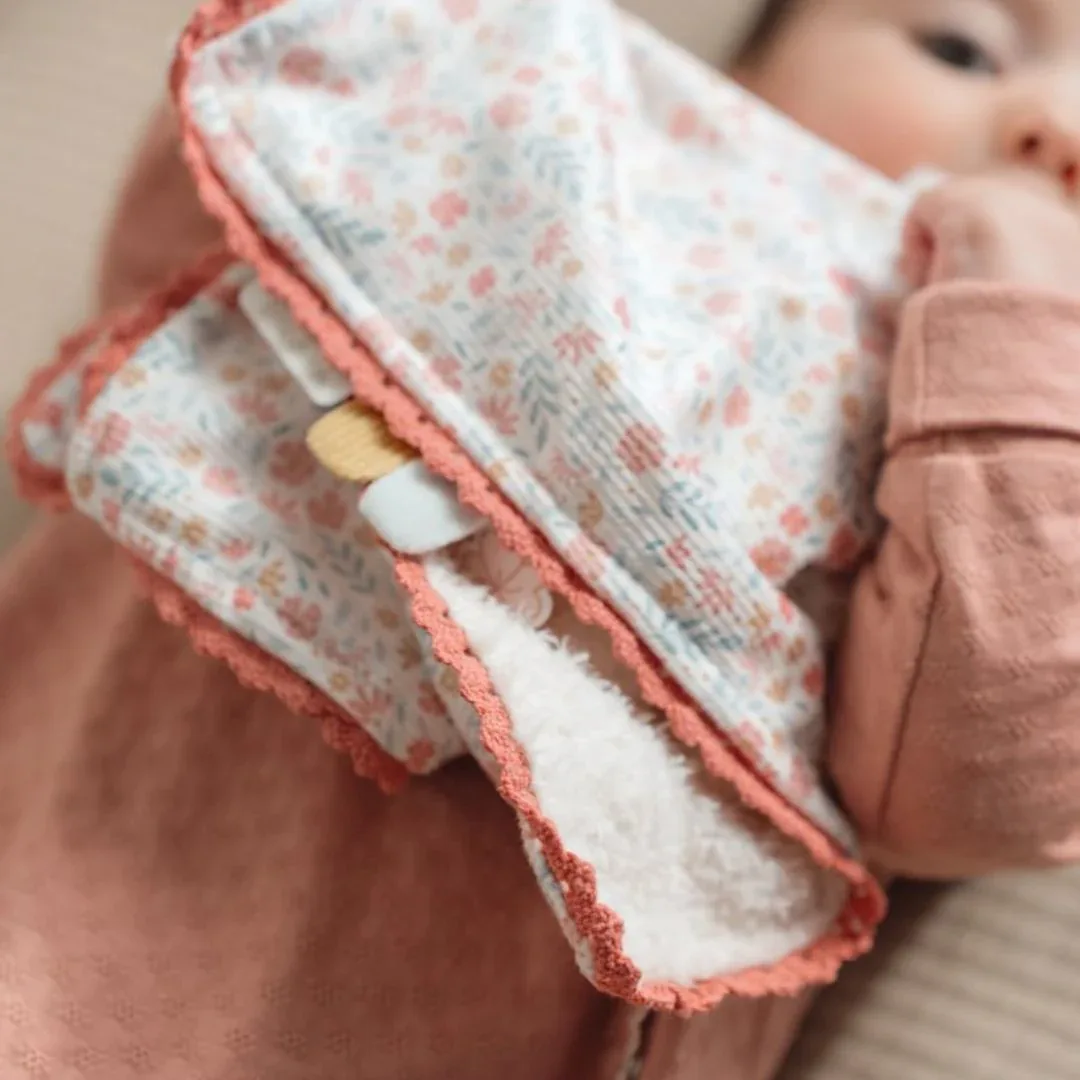 Little Dutch® Miffy cuddle cloth Lucky Blossom - Image 3