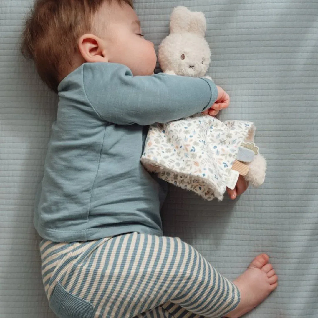 Little Dutch® Miffy cuddle cloth Lucky Leaves - Image 3