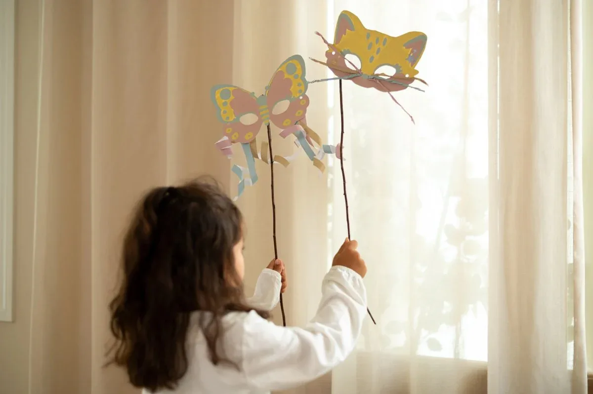 Little Dutch® Scissors Book Rosa & Friends - Image 4