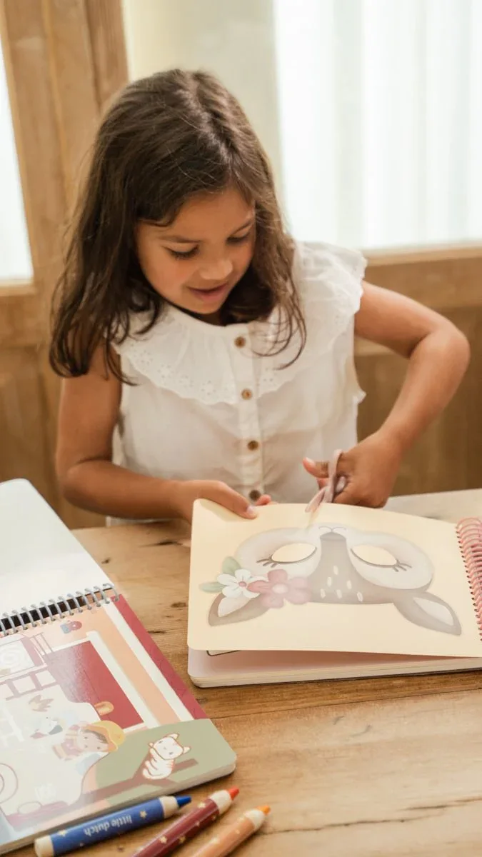 Little Dutch® Scissors Book Rosa & Friends - Image 6
