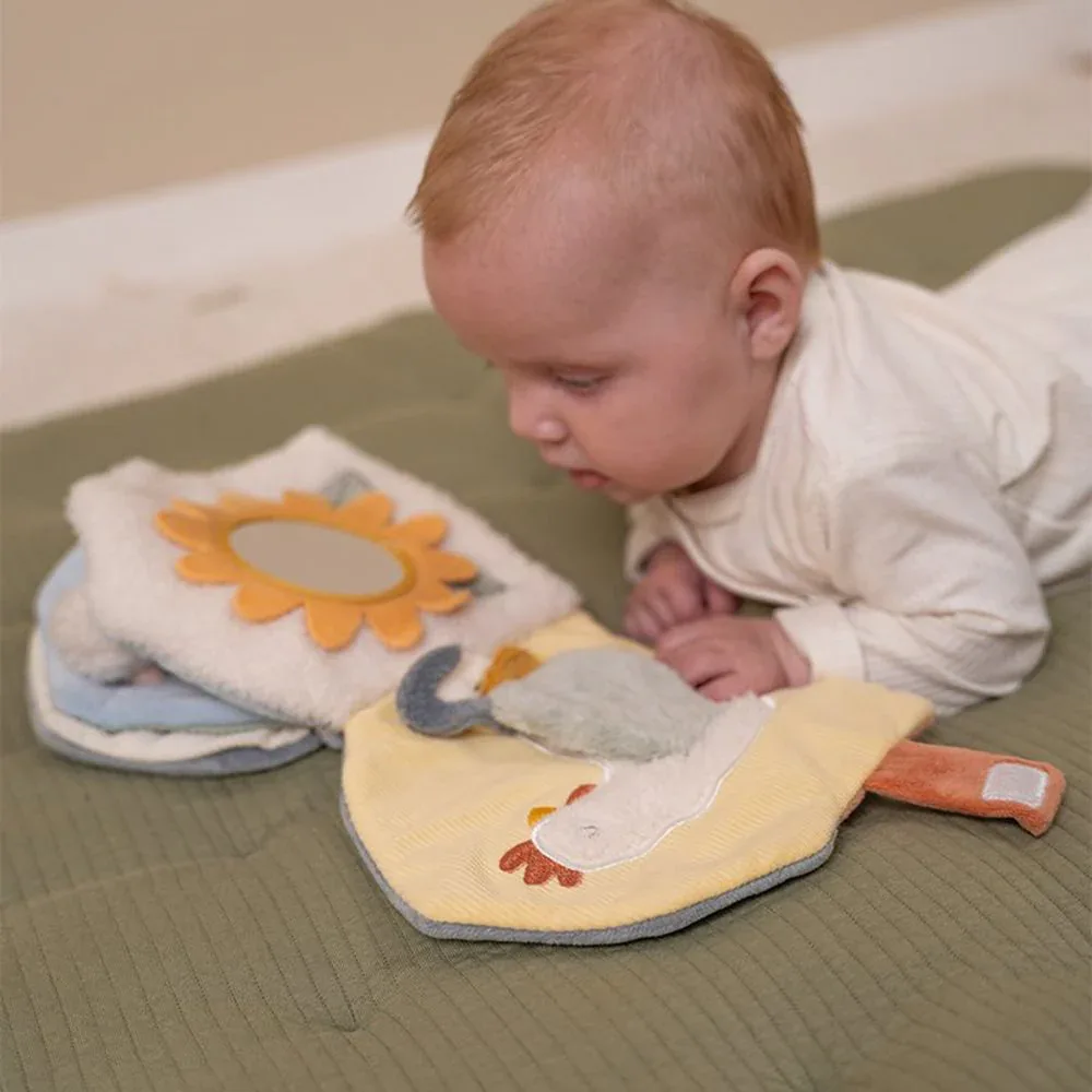 Little Dutch® Soft activity book Little Farm - Image 3