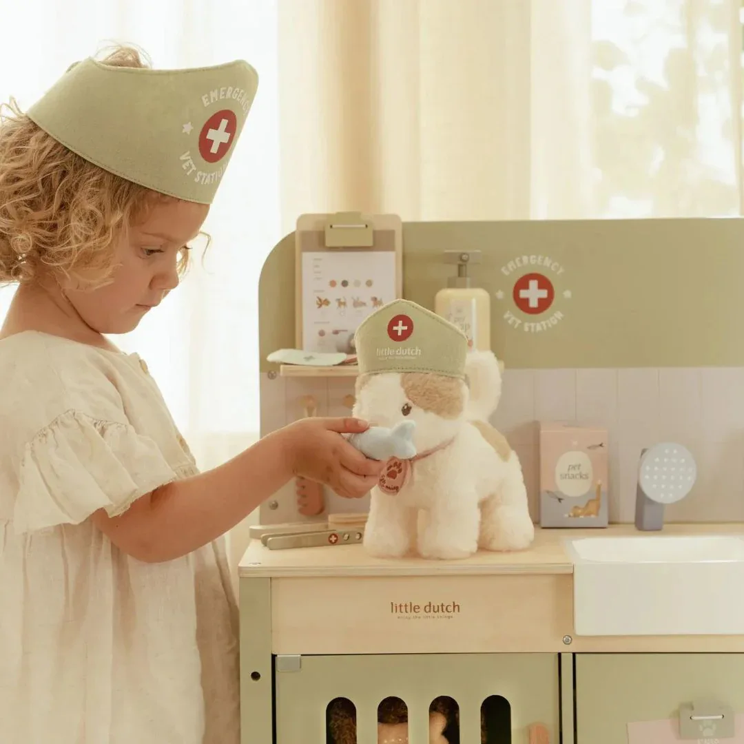 Little Dutch®  Wooden Veterinary Clinic  - Image 7