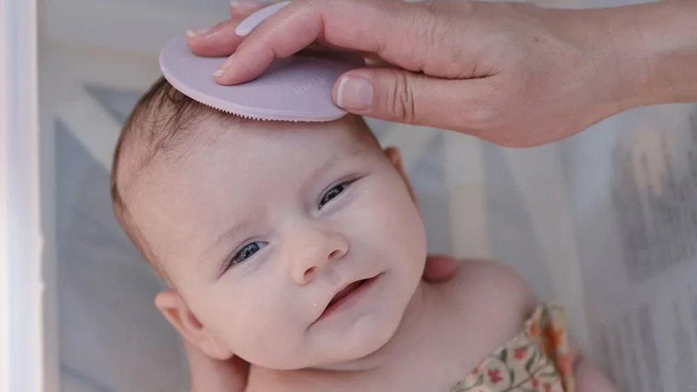 Mushie® Cradle Cap Brush-2 pack​ ​Rose/Soft Lilac - Image 3