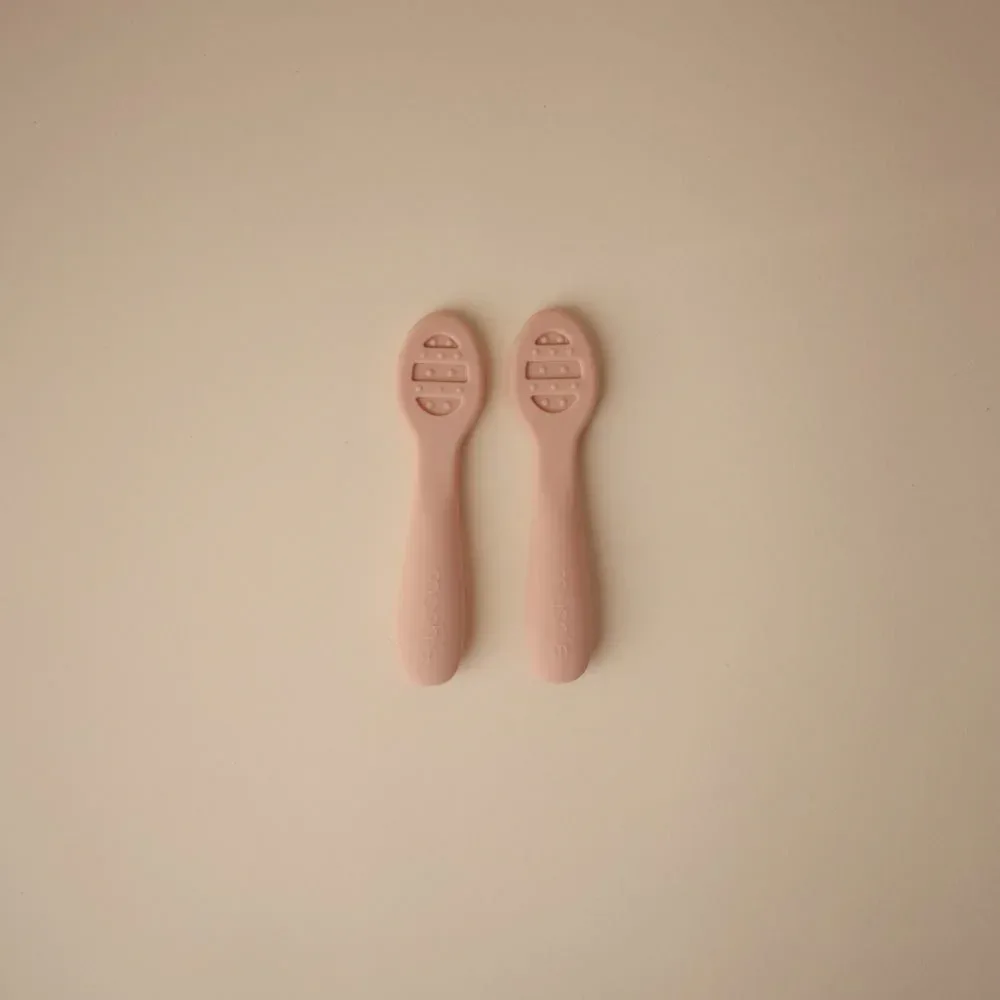 Mushie® First Feeding Baby Spoons 2-Pack Blush/Shifting Sand - Image 2