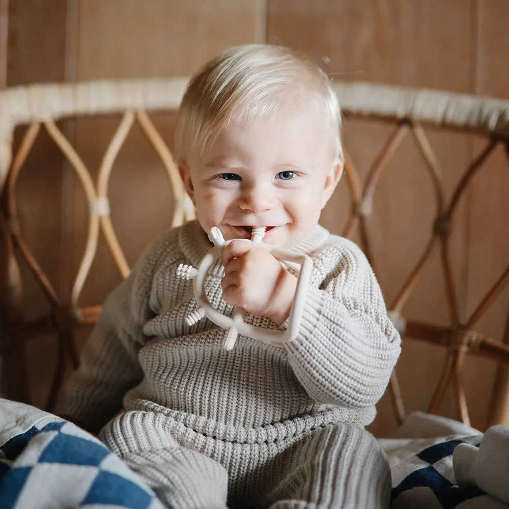 Mushie® No-Drop Sensory Teether​ Shifting Sand - Image 4