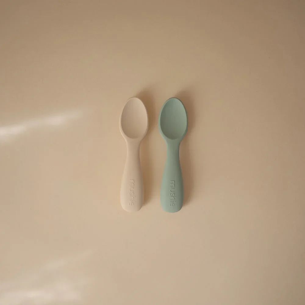 Mushie® Silicone Starter Spoons Cambridge Blue/Shifting Sand - Image 2