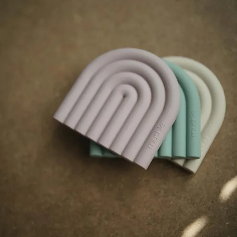Mushie® Teether Rainbow Shifting Sand - Image 2