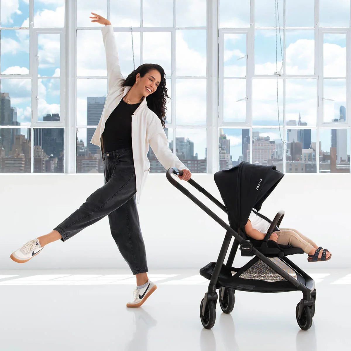 Nuna® Baby Stroller Swiv™ Caviar - Image 29