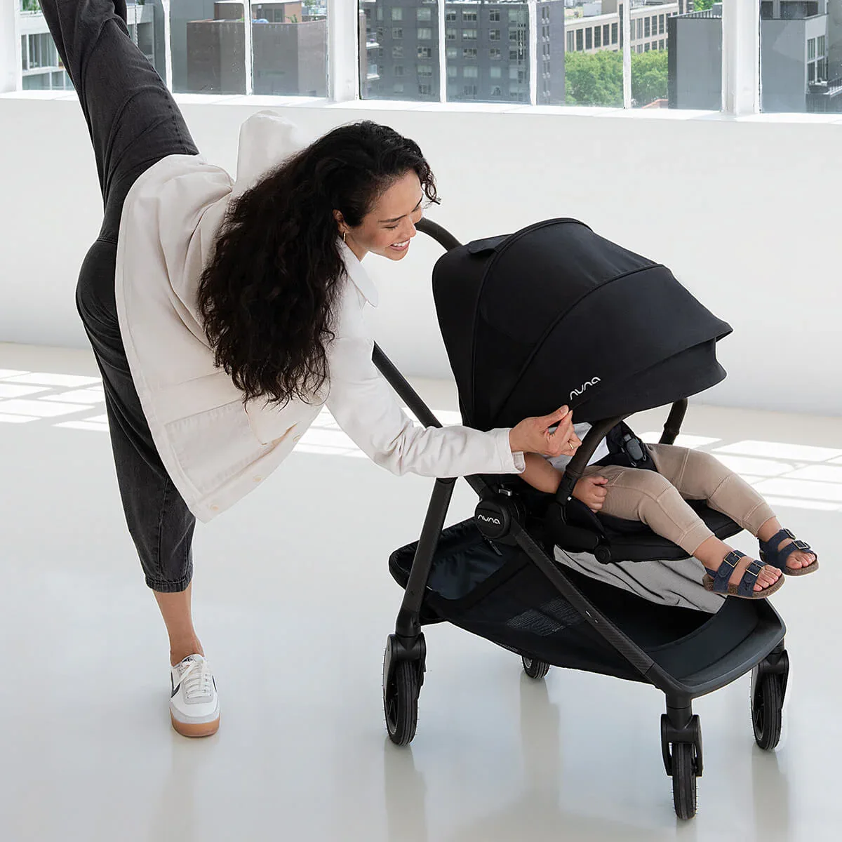 Nuna® Baby Stroller Swiv™ Caviar - Image 30