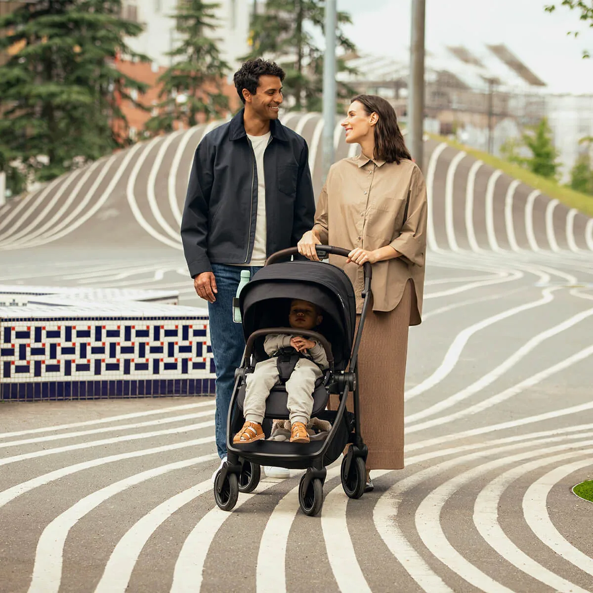 Nuna® Baby Stroller Swiv™ Caviar - Image 4