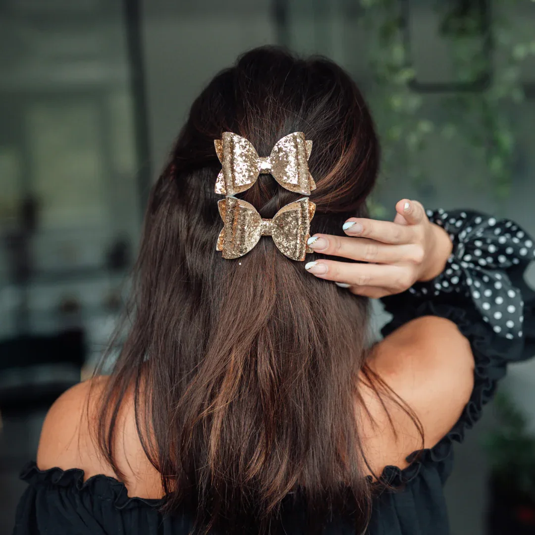 Petite Anna® Hair Clips Gold Glitter 2 pcs. - Image 2