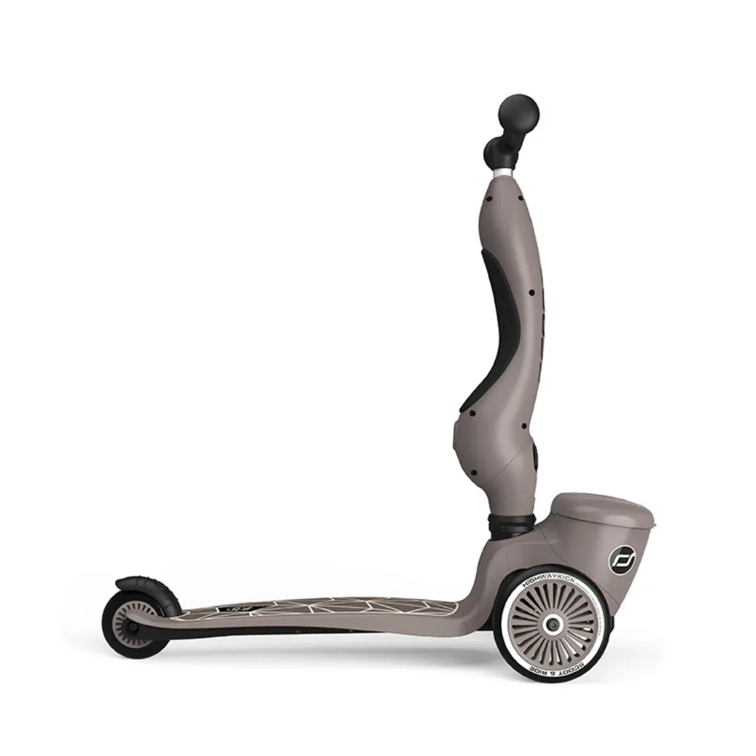Scoot & Ride® Highwaykick 1 Lifestyle Brown Lines - Image 15