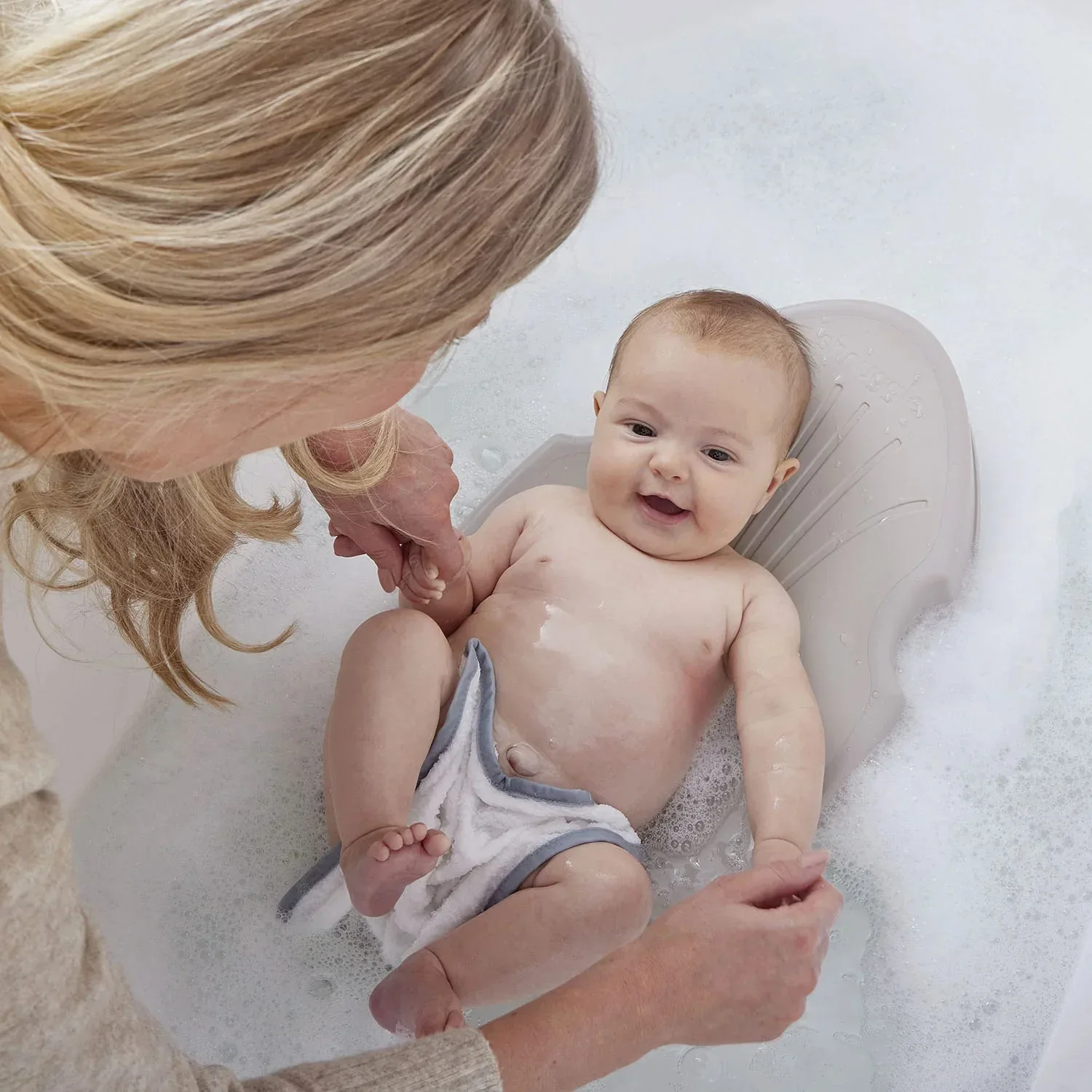 Shnuggle® Newborn Bath Support (0-6m) Taupe - Image 9