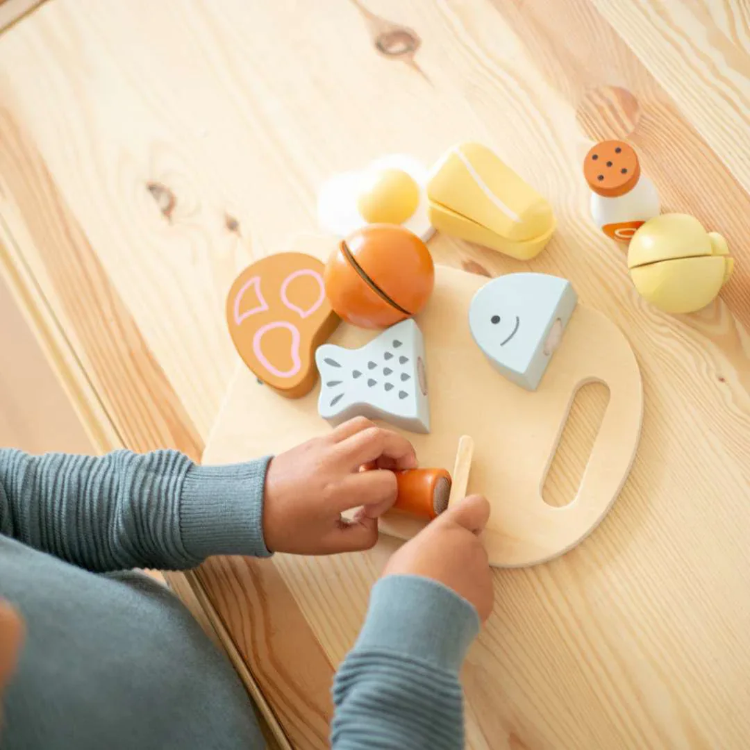 Tryco® Wooden chopping board with food - Image 4